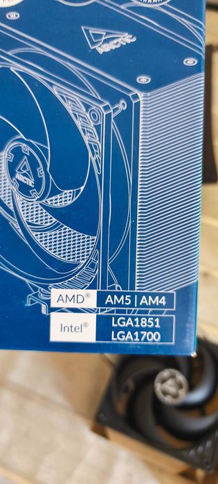 Ventoinhas 120 PC e cooler arctic