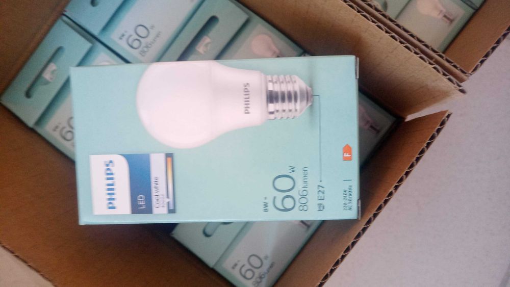 Led лампочки Philips 8Вт