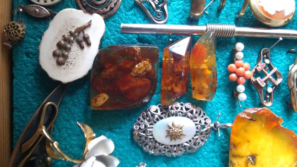 Ozdoby damskie stylowe. Zamienię