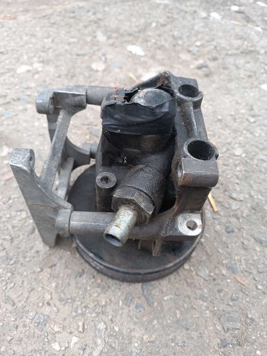 Гідропідсилювач керма ауді А6 с4