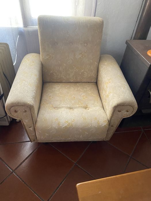 Vendo sofas, maquina de lavar a loiça e cama