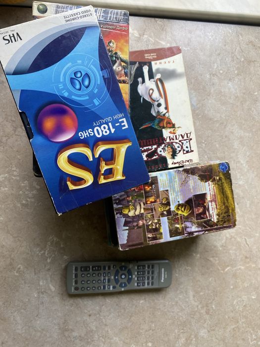 Видеомагнитофон Panasonic NV-SJ530 + VHS-кассеты