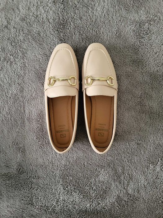 Bege shoes for women
