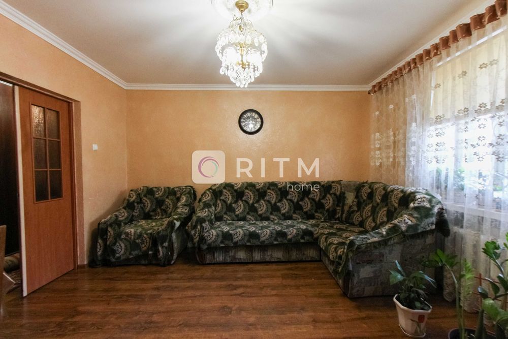 4-к. квартира з меблями та ремонтом за вул. Відродження