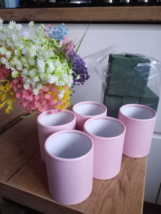 Akcesoria do flower box kwiaty gipsówka gąbka florystyczna pudełka