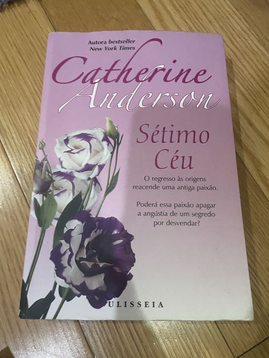 Livros variados em bom estado