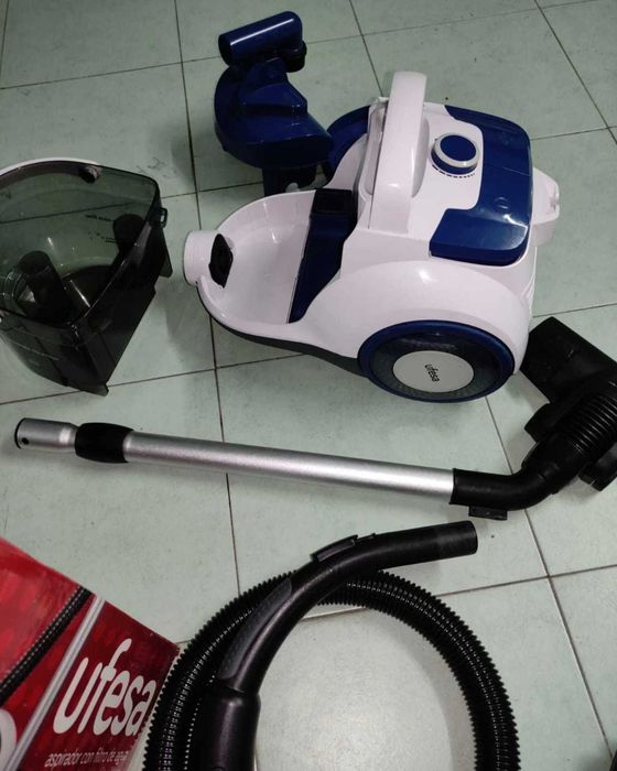 Aspirador água Ufesa AP5150