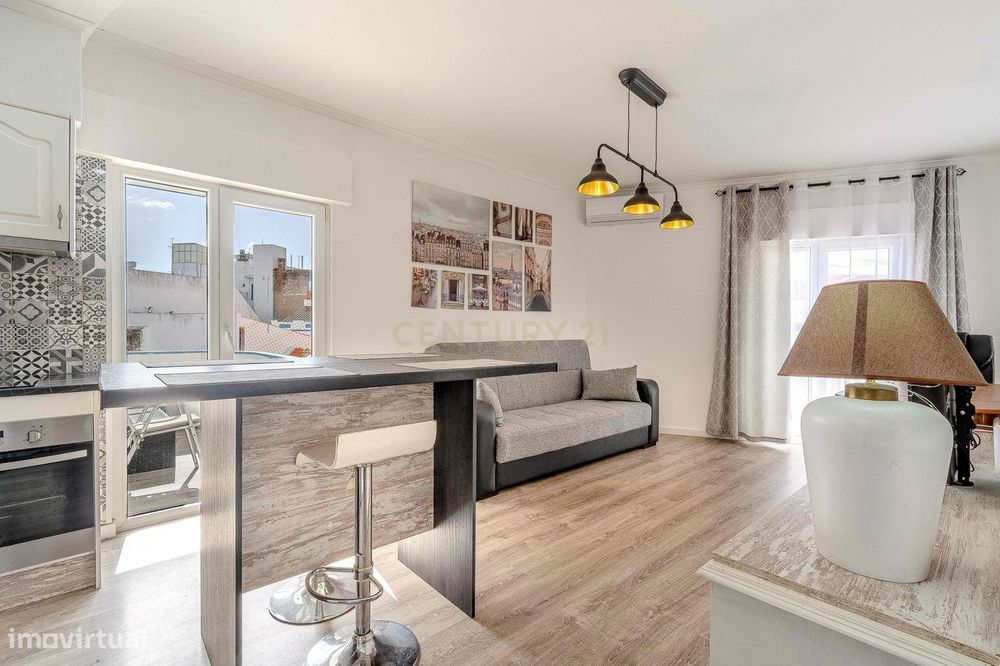 Apartamento T2 remodelado na zona Ribeirinha de Portimão — Portimão, Faro