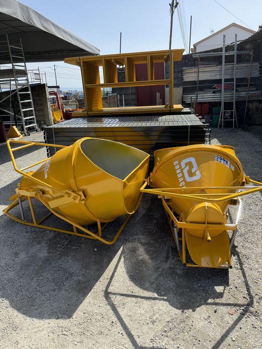 Baldes p/betão novos