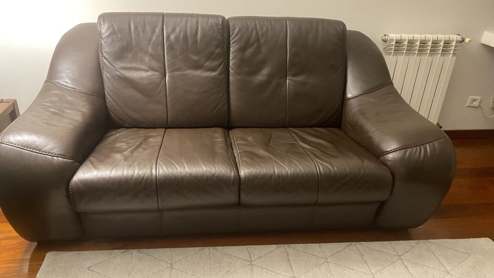 Sofa em pele genuina