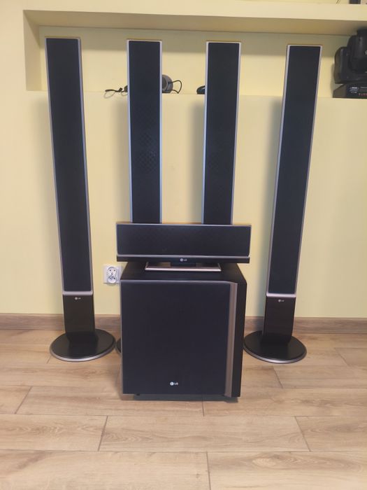 Zestaw Głośników Kina Domowego LG SH92TB-S 5.1 (310W + Subwoofer 450W) – Stan BDB!