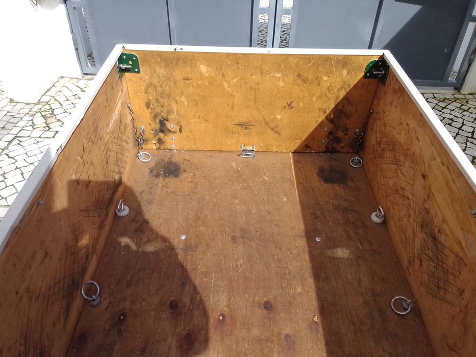 Vendo reboque em excelente estado