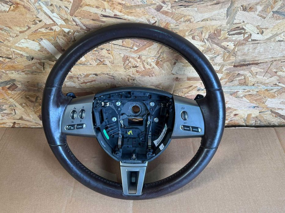 Volante em pele multifunções c/ patilhas Jaguar XF