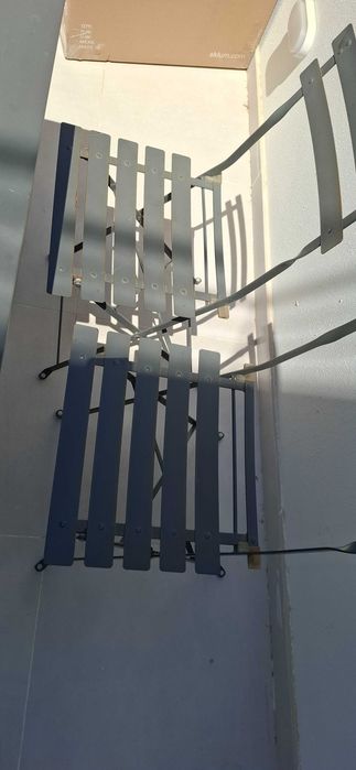 Mesa exterior e cadeiras