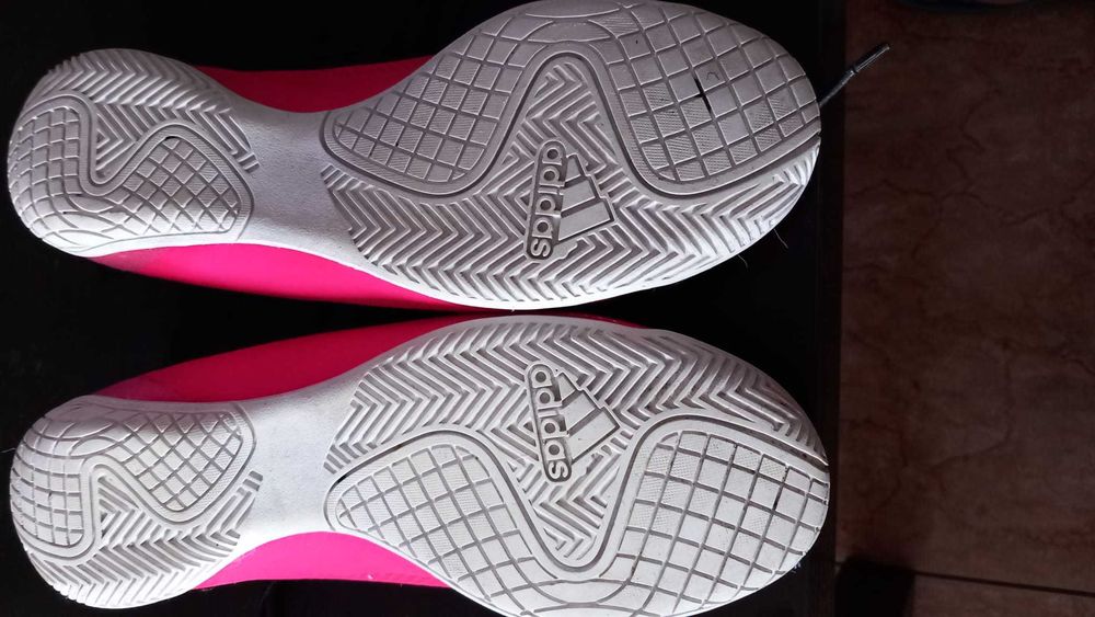 Spatilhas/Chuteiras de Futsal Adidas Rosa