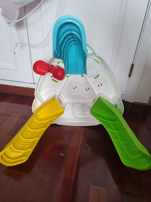 Mesa sensorial de atividades da Clementoni