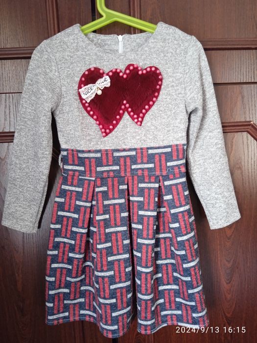 Тепленька дитяча сукня 116 р