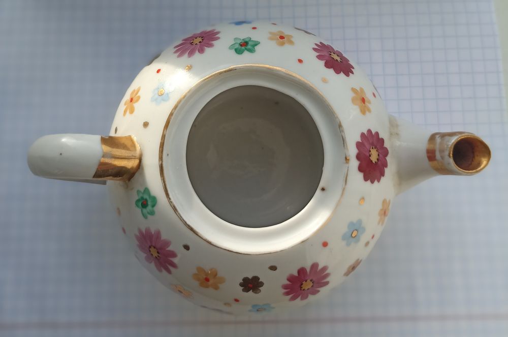 Продам заварочный чайник киевского завода.