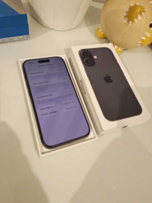 IPhone 17 256g Smi-novo com factura e garantia até 06/2029