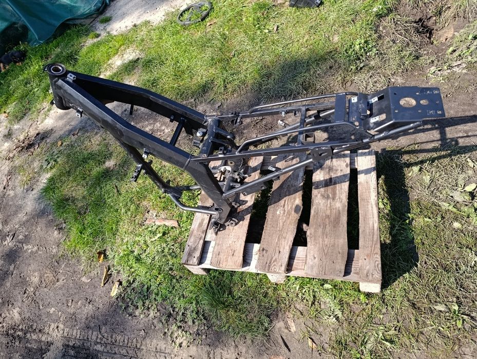 Rama z dokumentami Malaguti xtm 125 Aprilia SX papiery papierami A4