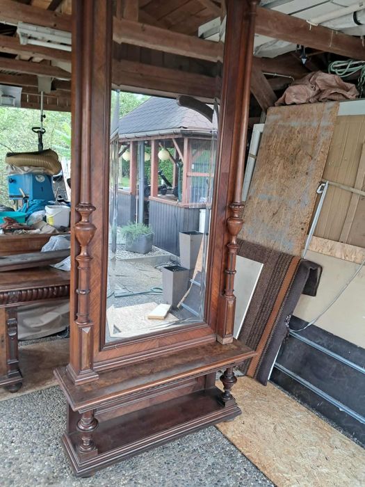 Lustro antyczne stojące