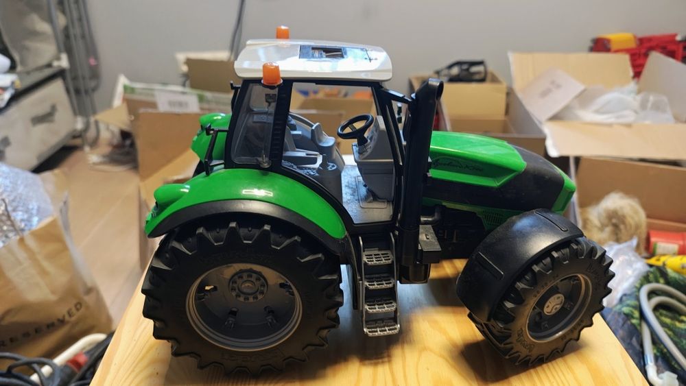 Bruder traktor deutz fahr