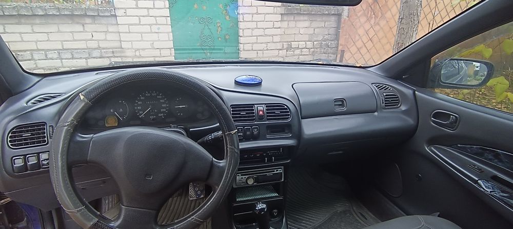 Автомобіль Mazda 323, двигун  1,3