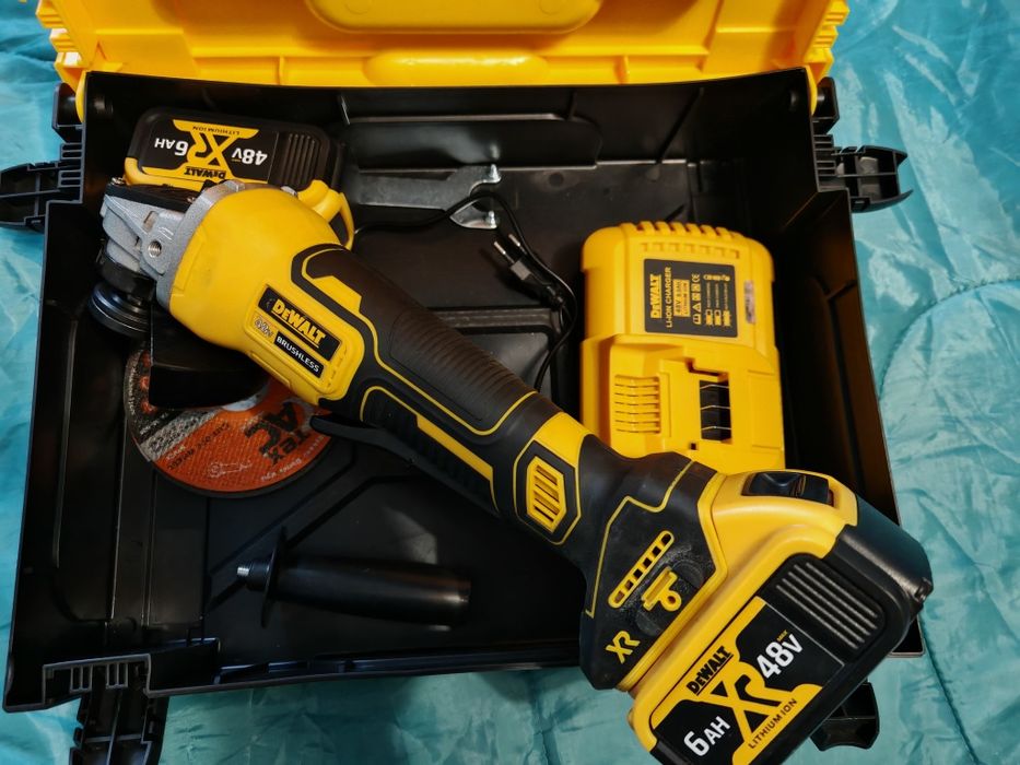 Болгарка акумуляторна DeWalt