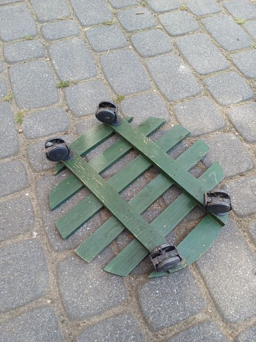 Podstawka pod kwiatek na kółkach kwietnik stojak