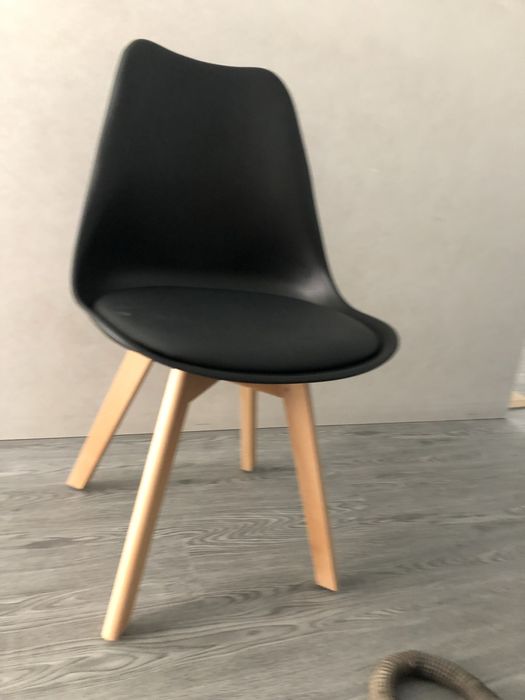 Vendo cadeiras e bancos altos