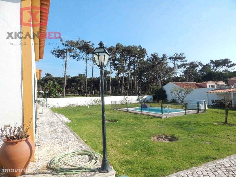 Moradia T4
Moradia Exclusiva com Piscina e Jardim a 15min a pé da ...
