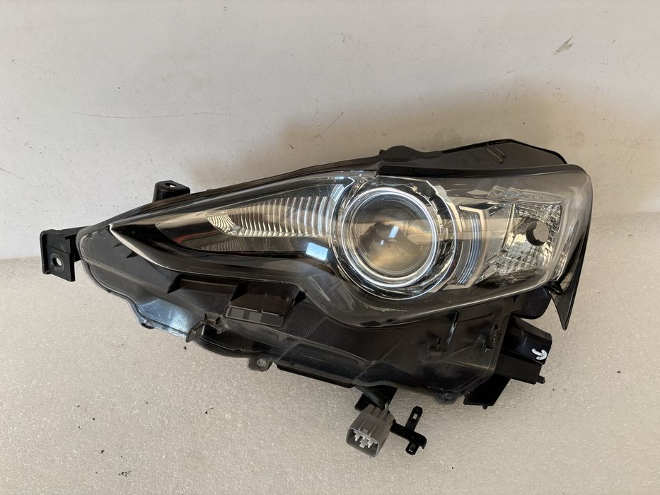 Lexus IS III 3 lampa lewy przód lewa przednia