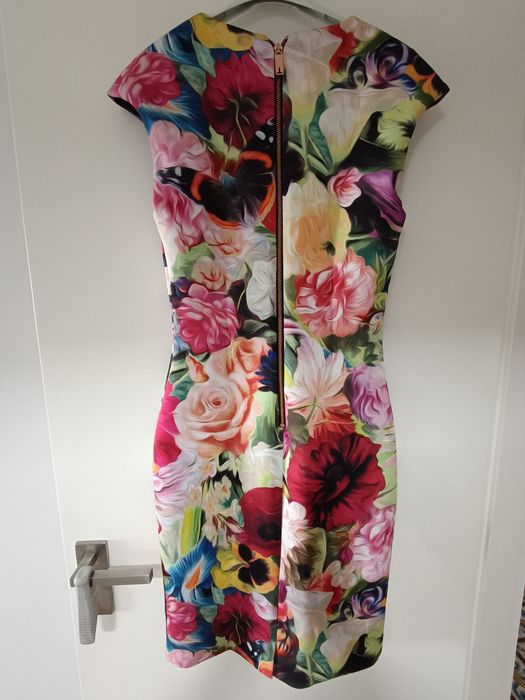 Vestido Ted Beker novo
