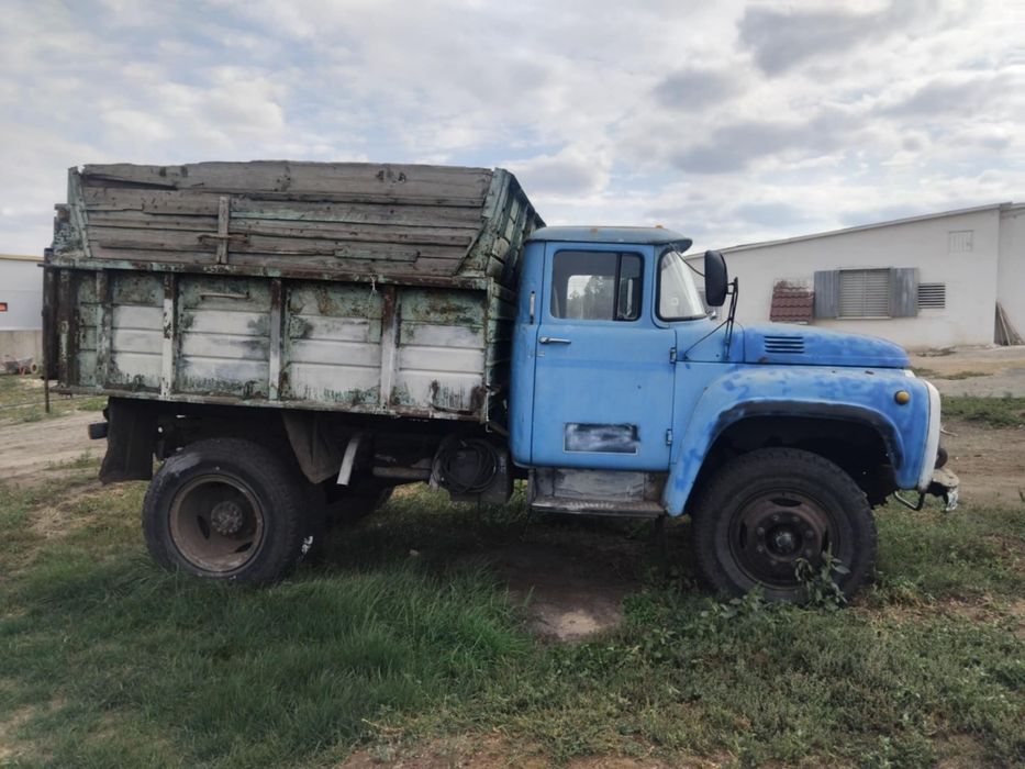 Зил на ходу технічно справний