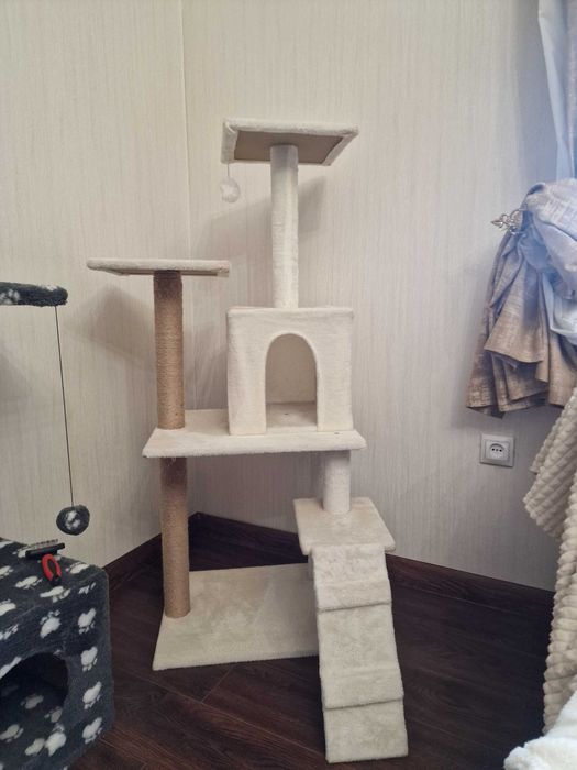 Когтеточка / игровой комплекс для кошки (домик + лежанки + лесенка)