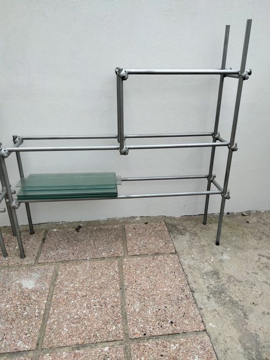 Estantes em tubo