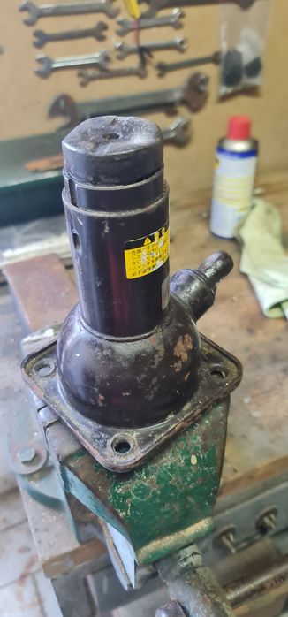 Macaco de garrafa Toyota Hilux