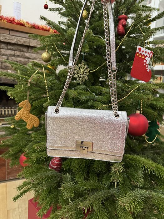 Сумка срібляста срібна клатч нарядна Stradivarius