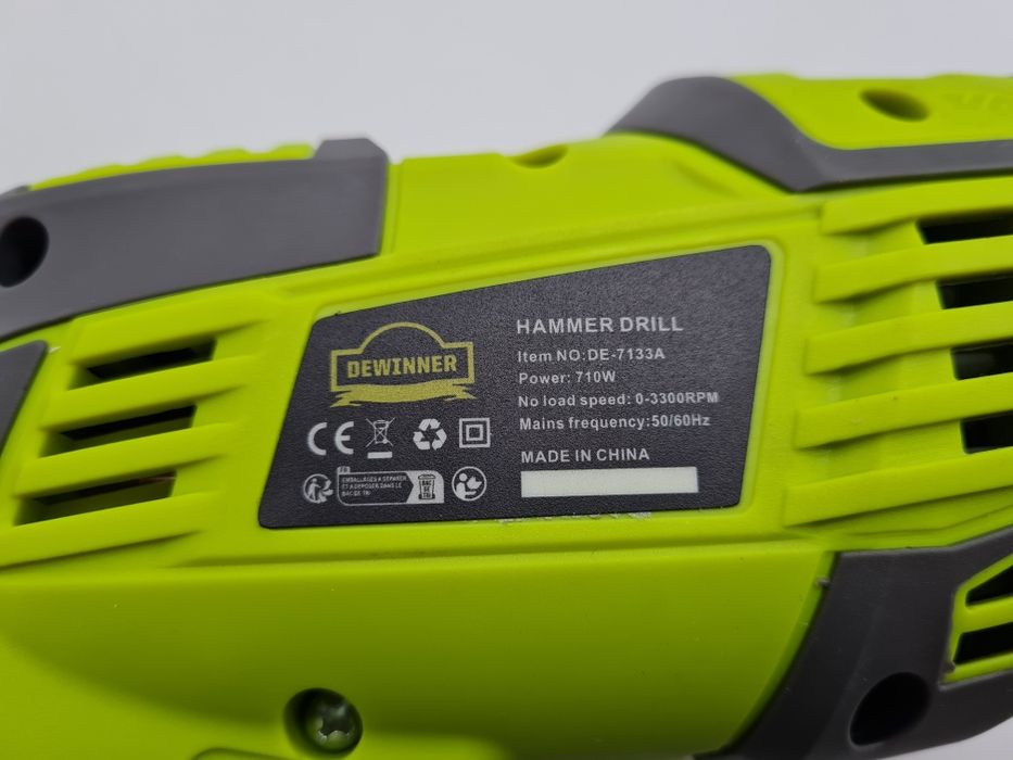 Wiertarka udarowa elektryczna 710 W 13mm Akcesoria