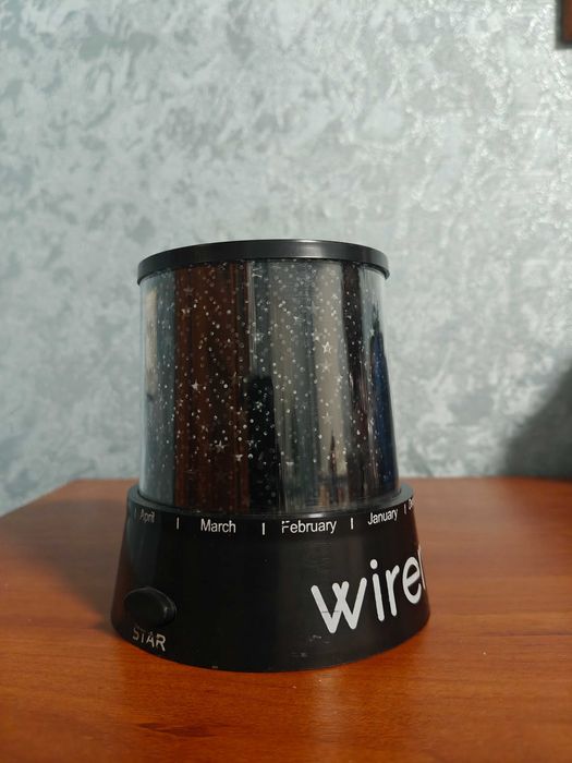 Нічник-проектор зоряного неба