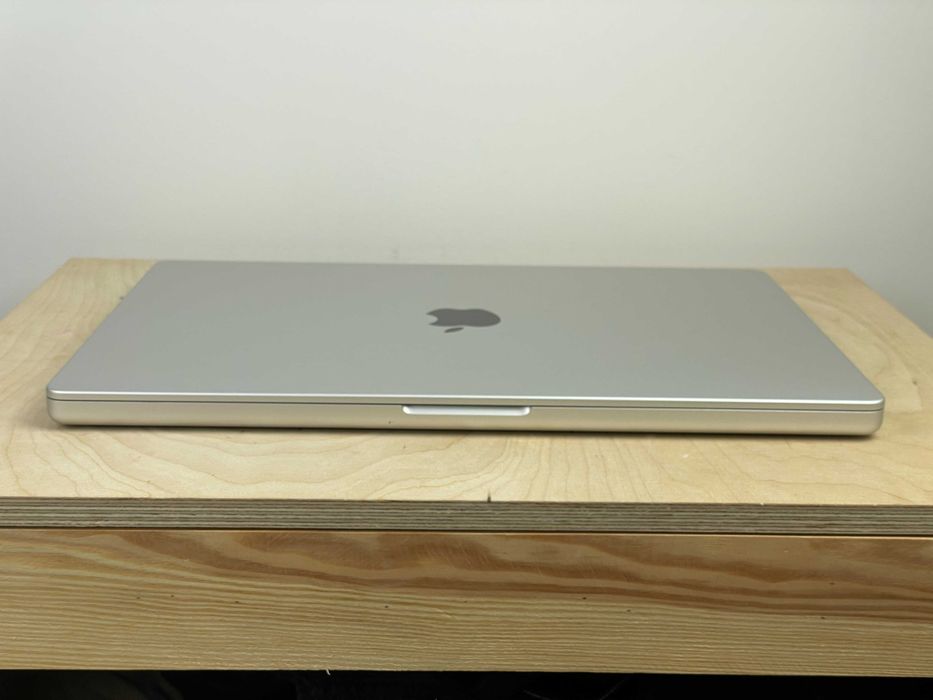 2021 MacBook Pro A2485 16" M1 PRO 16GB 1000GB