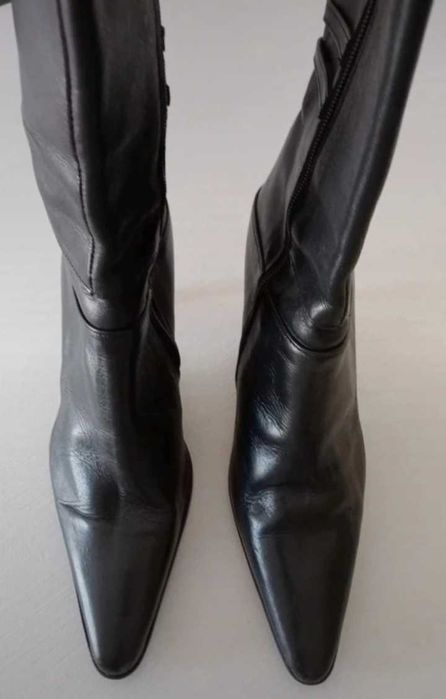 Botins Pretos em Pele