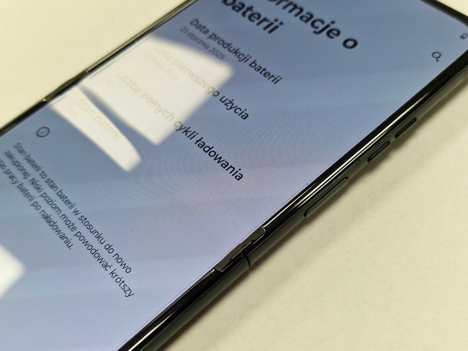 MOTOROLA RAZR 60 ULTRA/ 16GB/ 512GB/ Pantone Scarab/ Grade A- + ładowa