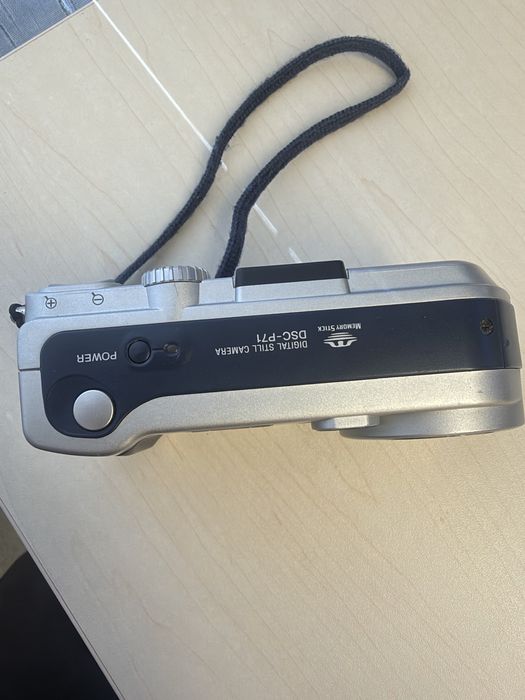 Sony Cyber-Shot DSC-P71