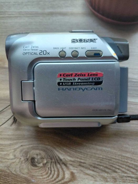 Видеокамера SONY Handykat DCR _HC17E
