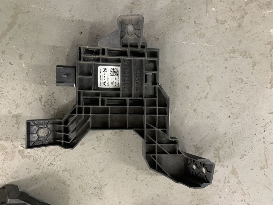 Датчики сліпих зон з кронштейнами на ionic5 2020p