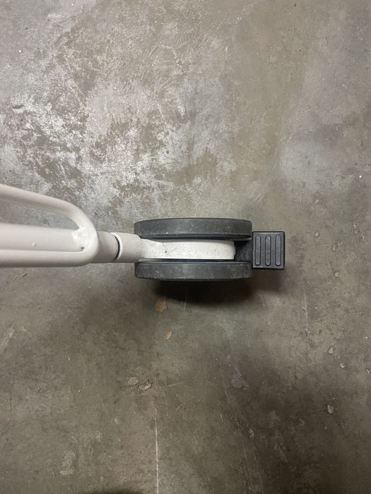 2 Pernas com rodízios IKEA (KRILLE)