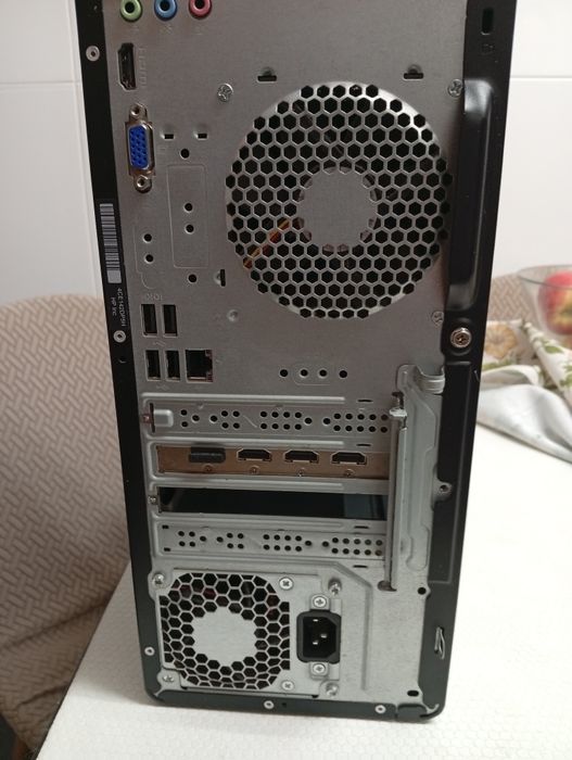 HP Pavilion Gaming Desktop PC TG01-1038ns com processador i5 10400F.