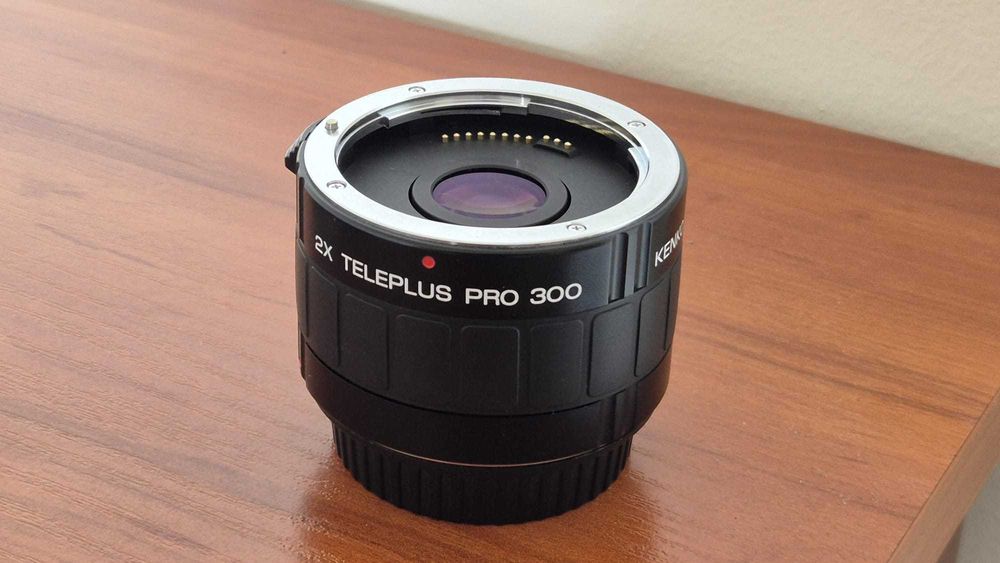 CANON EOS 200D + EF-S 18-55mm f/3.5-5.6 II  Opcja Obiektywy Sony Canon