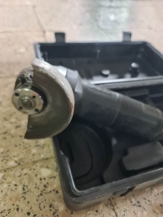 Rebarbadora AEG  com caixa